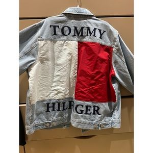 Tommy Hilfiger Jean Jacket Streetwear Style